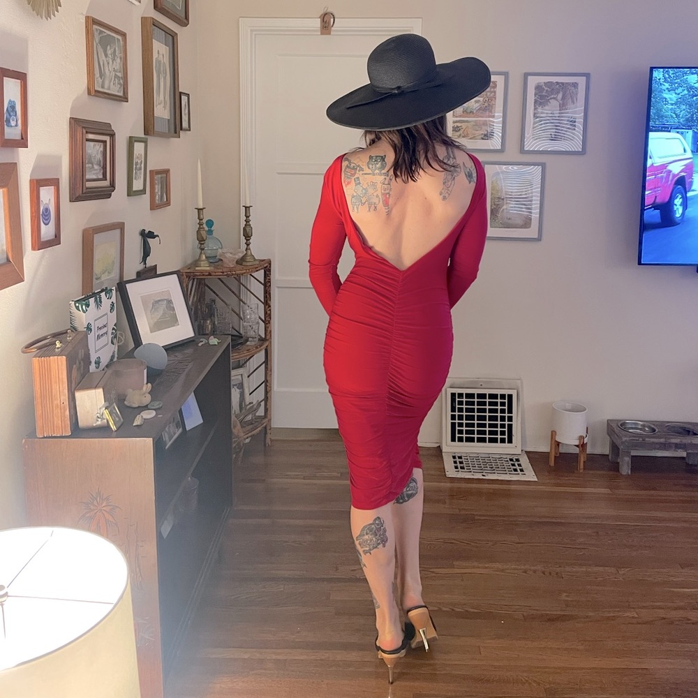 Sexy pinup-style red, low-back wiggle dress - size S-L